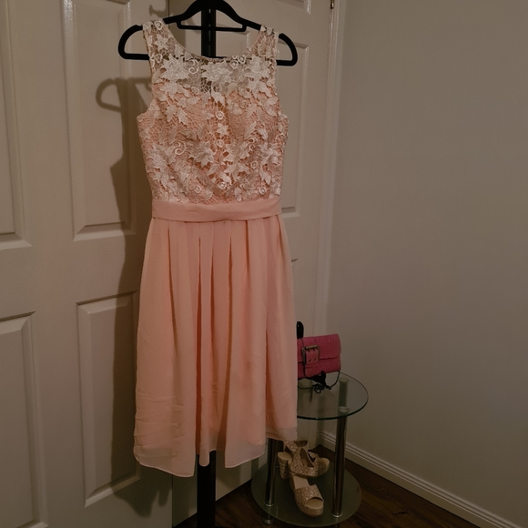 Forher andforhim Dresses & Skirts - FORHER ANDFORHIM 8 Peach Embroidered Floral Lace Chest Formal Maxi Midi Dress